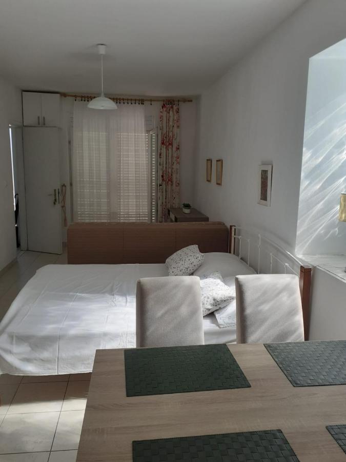 Sobe Zeneral Hotel Novalja Exterior photo